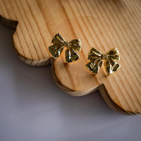 Gold Bow Stud