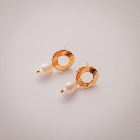 Imogen Freshwater Pearls in Gold