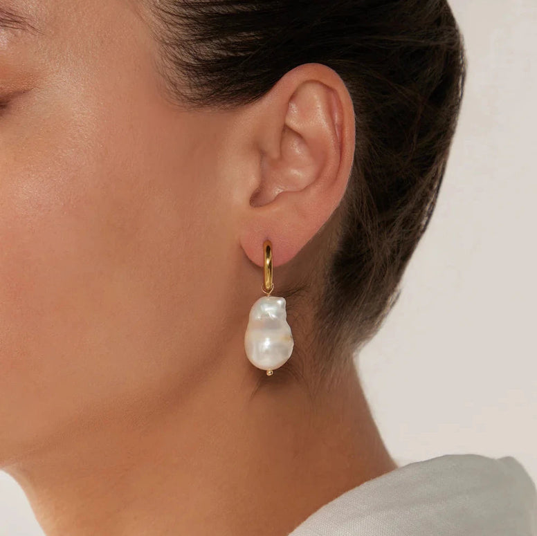 Heritage Earring - Natural Pearl