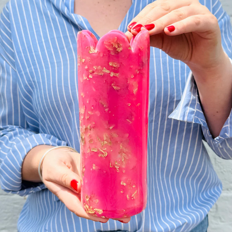 Small Resin Scallop Vase - Pink