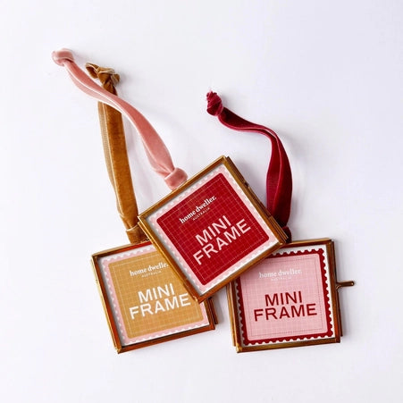 Mini Frame with Velvet Hanger