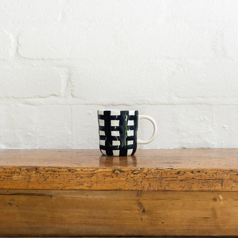 NAVY GINGHAM MUG