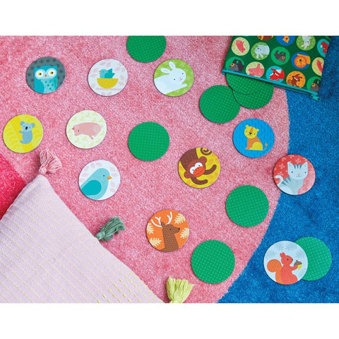 PETIT COLLAGE MATCHING GAME ON-THE-GO ANIMALS + BABIES GREEN